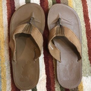 RARE FIND DISNEY FLIP FLOPS FROM DISENY WORLD